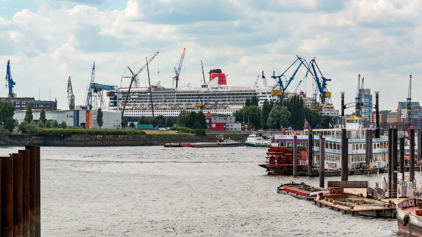 Hamburg, Hafen, Kreuzfahrtschiff -Queen Mary 2- -- 2016 -- 3050