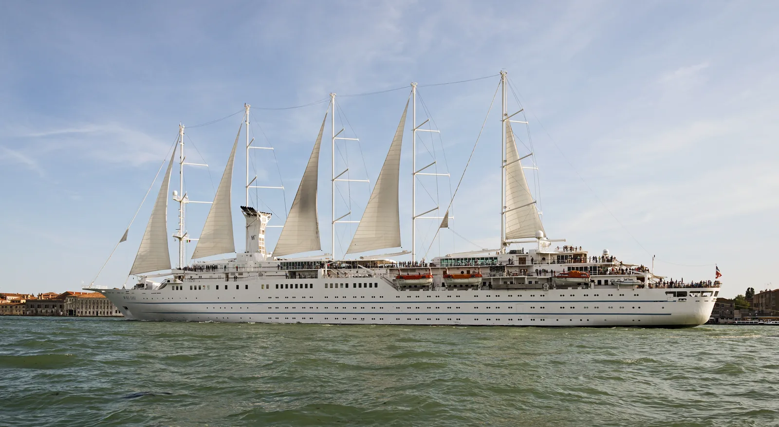 Wind Surf (ship, 1989)