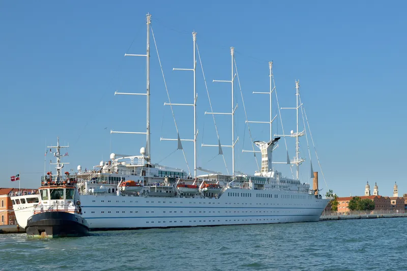 Nave da crociera Wind Surf 1989 nel Porto di Venezia