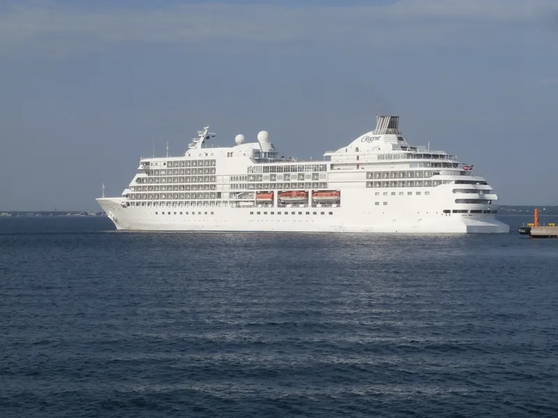 Seven Seas Navigator departing Tallinn 29 July 2018