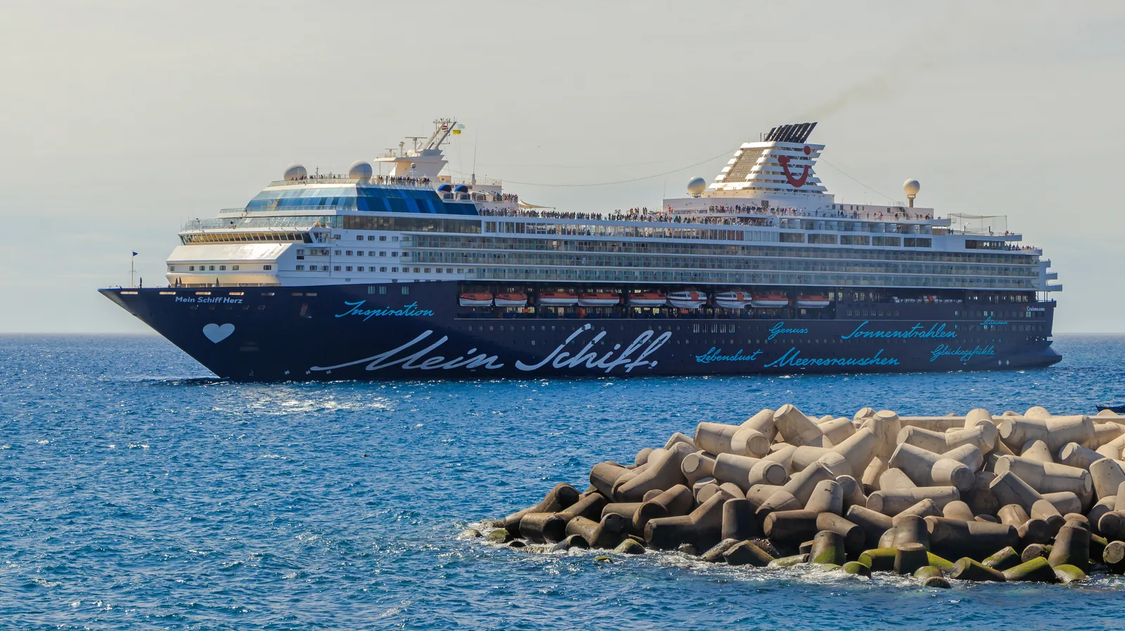 Mein Schiff Herz - Funchal 02
