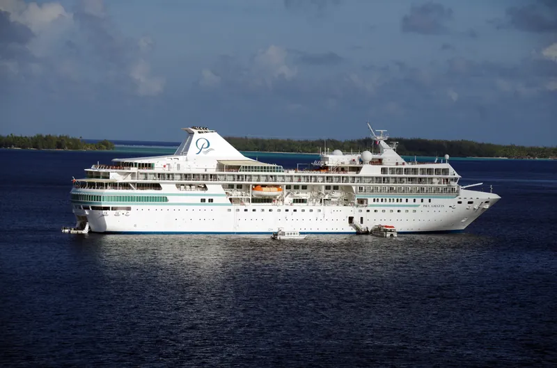 Cruise Ship Paul Gauguin 02