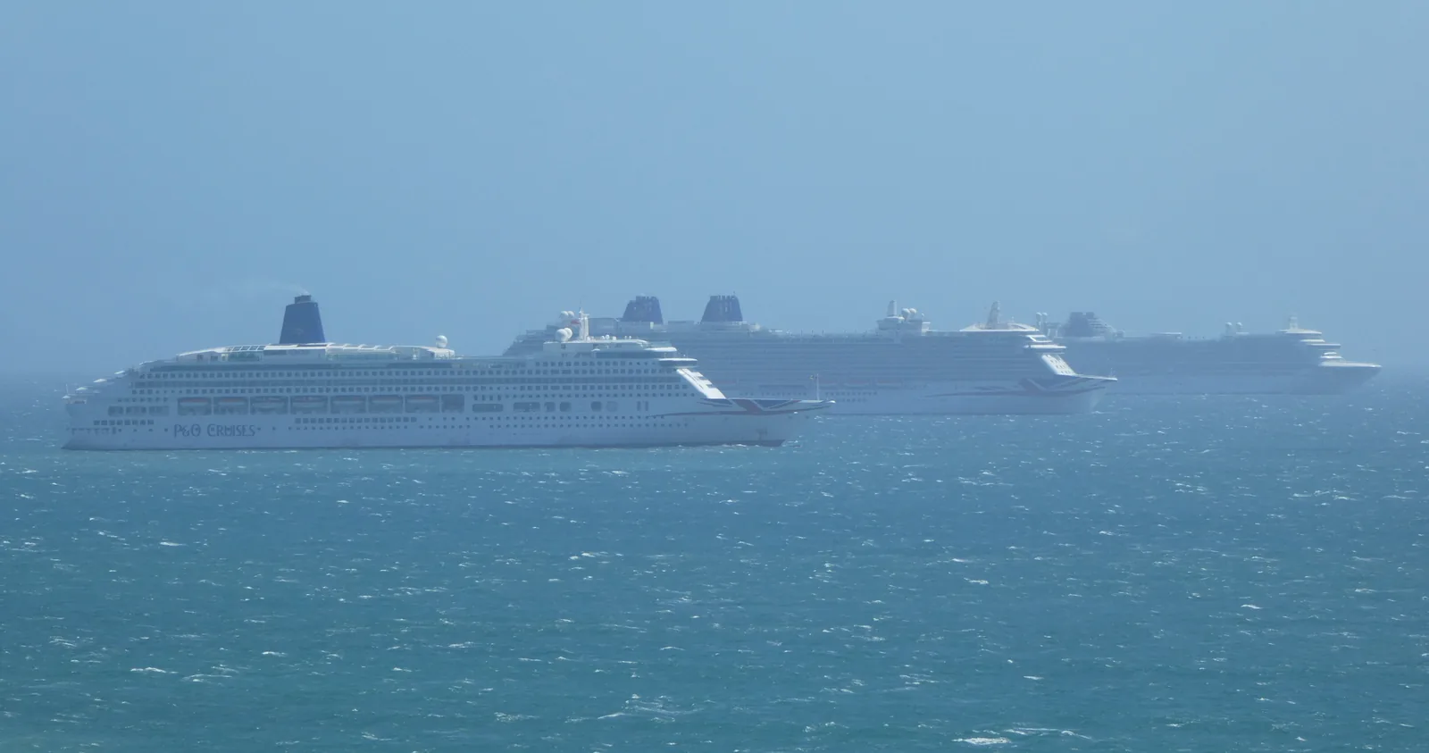 Cruise Ship Race? (49947251363)