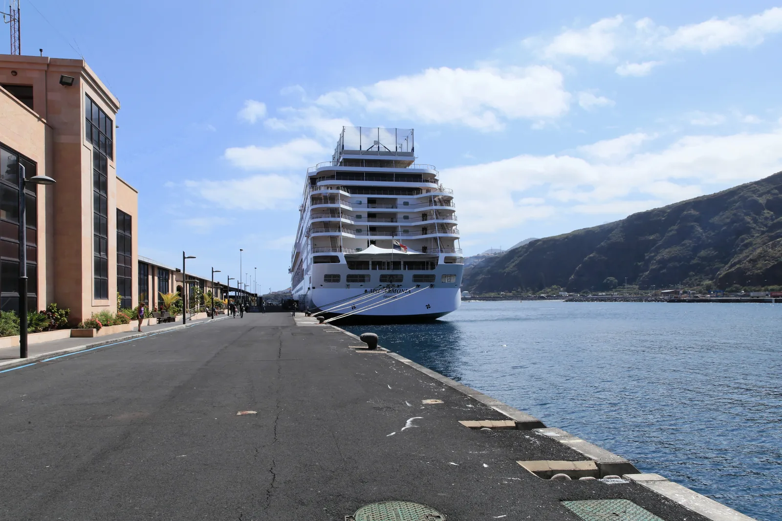 La Palma - Santa Cruz - Port of Santa Cruz de La Palma + Estación Marítima + MSC Armonia 01 ies