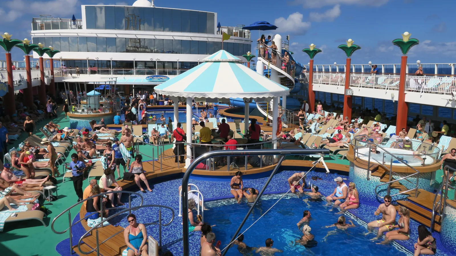 Norwegian Gem (36260704655)