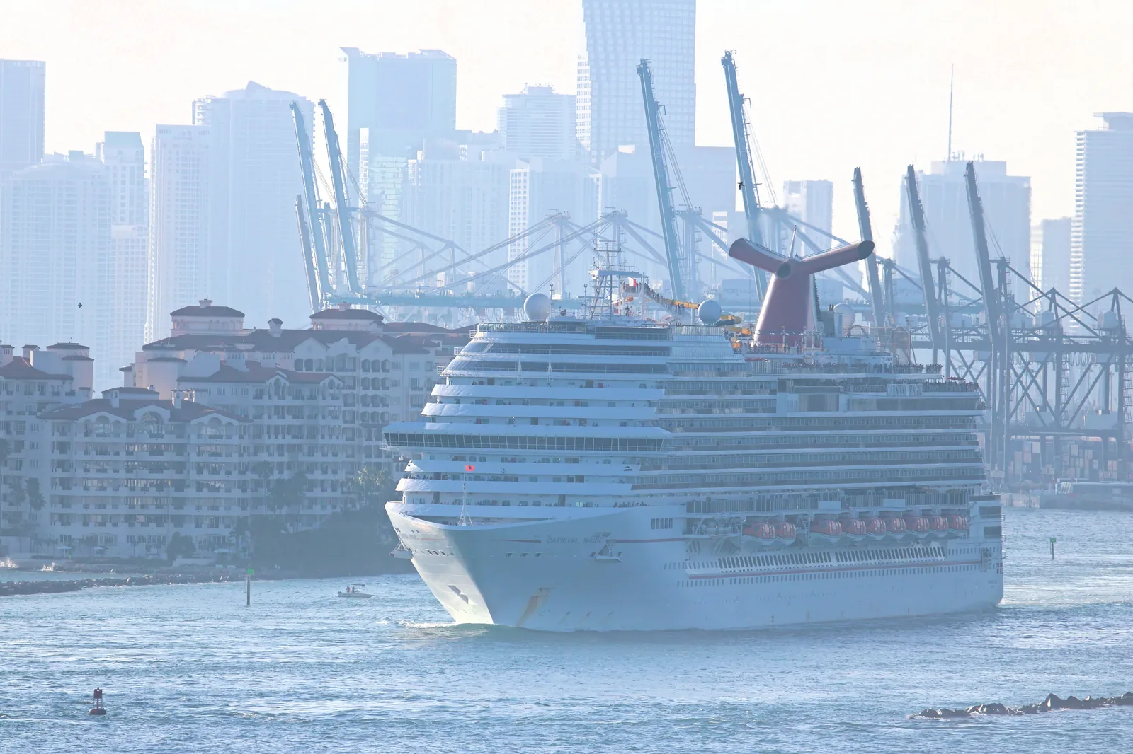 Carnival Magic departs Miami 0517