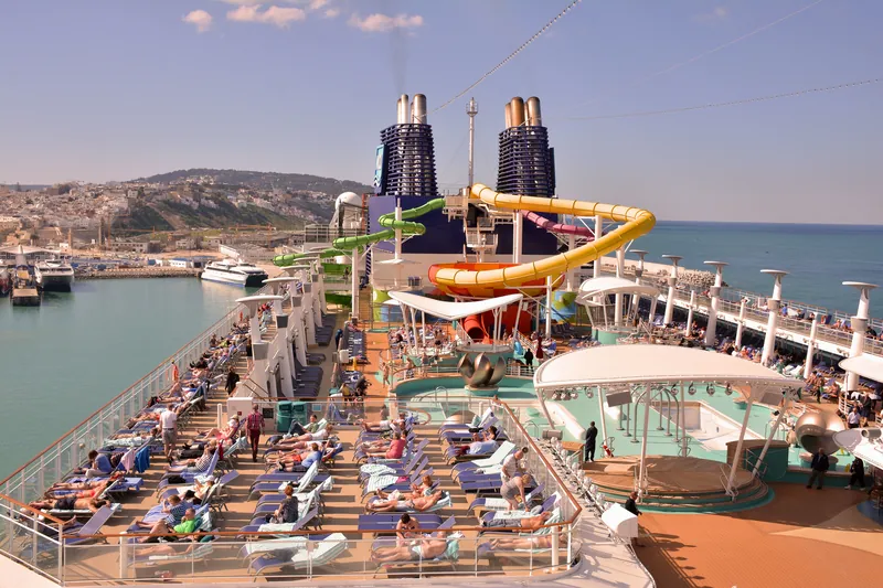 Norwegian Epic Cruise Ship (49616503943)