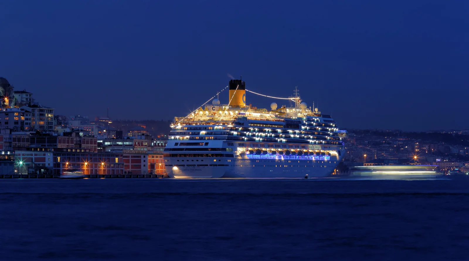 Istanbul Bosphorus Cruise ship Costa Fascinosa IMG 7437 1800