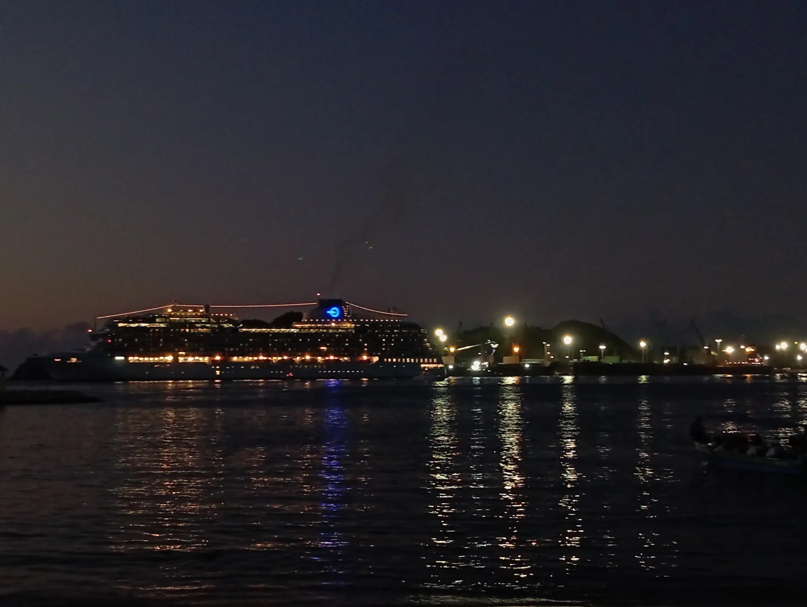 Oceania cruise vista santa marta night