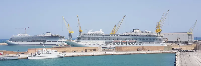 Viking Saturn-Neptune CruiseShips inBau inAncona 20220627 5w