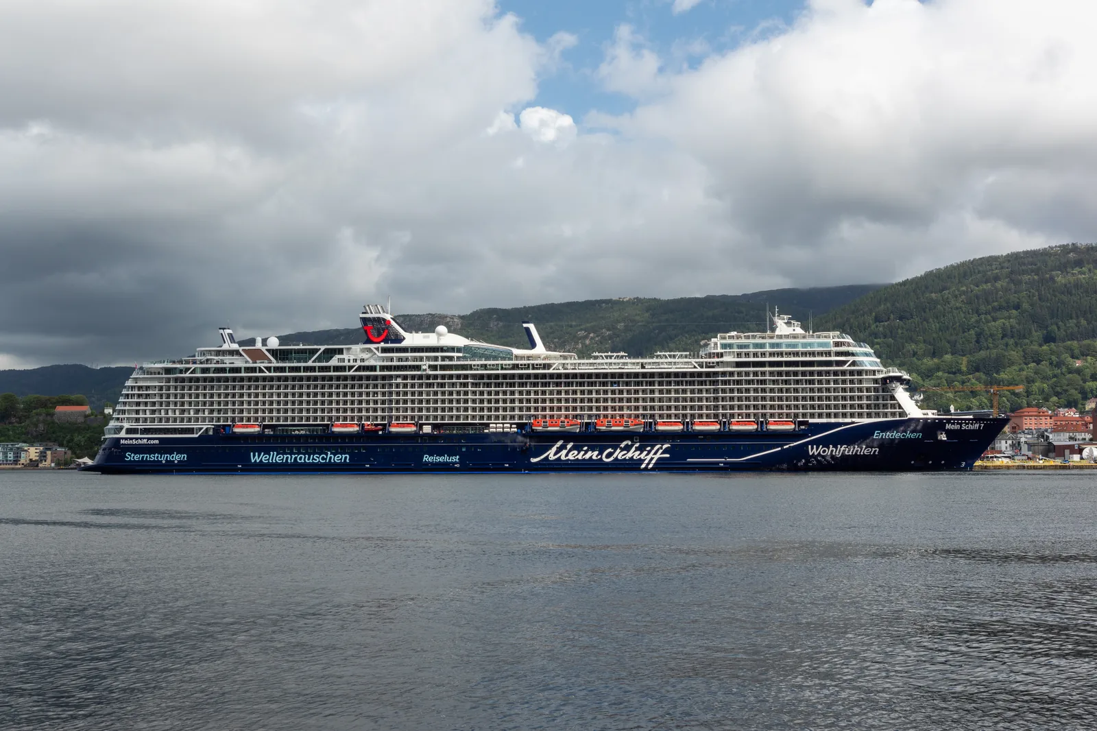 Mein Schiff 7 20240726 Bergen