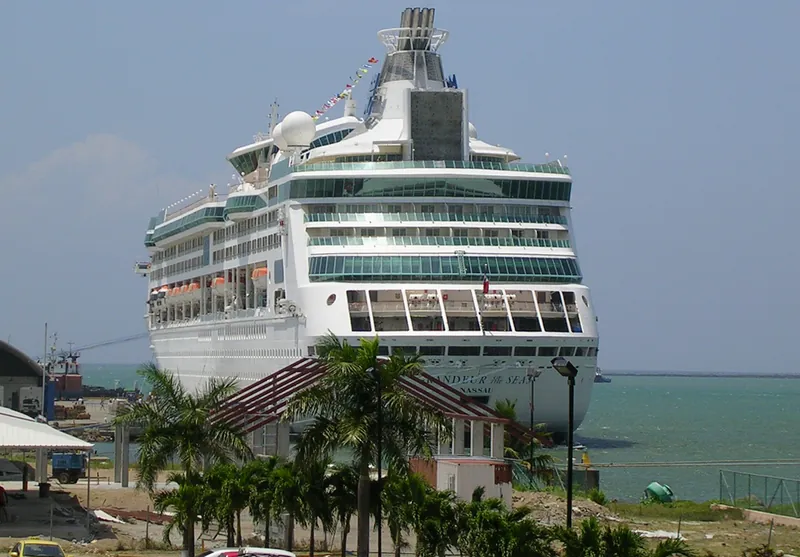 Colon - Grandeur of the Seas (5742536393)