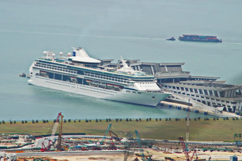SG-marina-bay-cruise-legend-seas